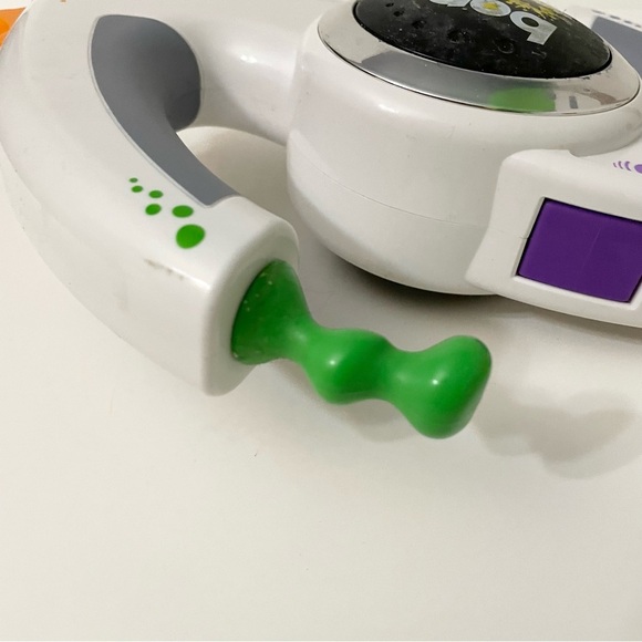 Bop It XT 2010 Handheld Electronic Talking  Game - Picture 5 of 15